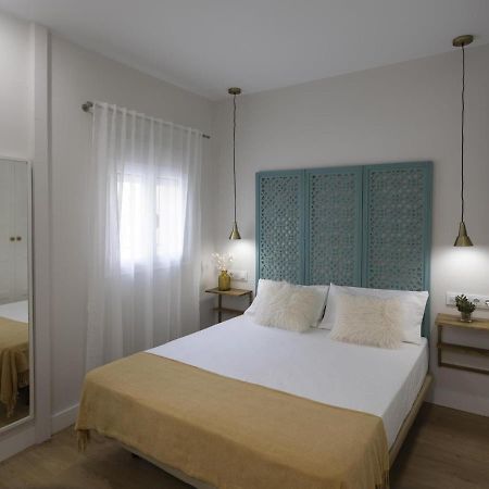 Beautiful Blue Triana Apartment Севілья Екстер'єр фото