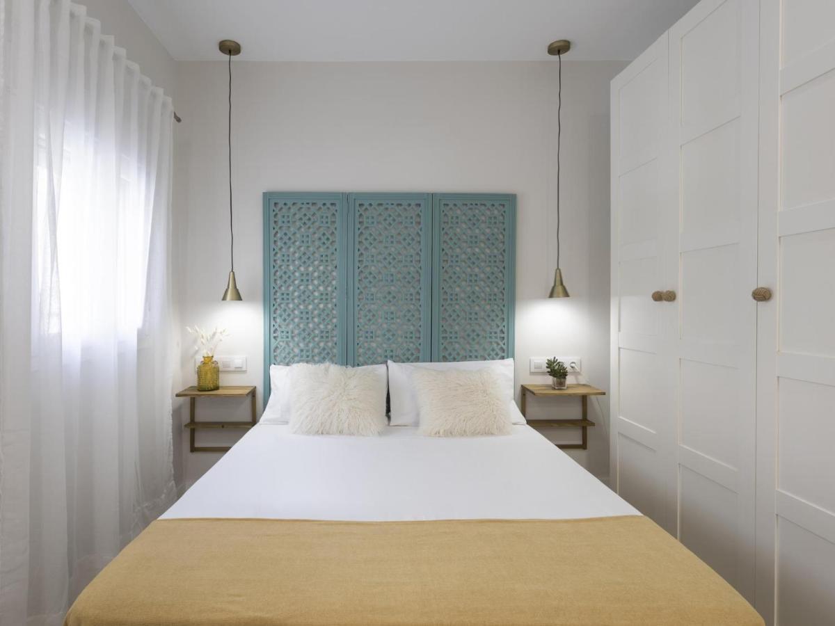 Beautiful Blue Triana Apartment Севілья Екстер'єр фото