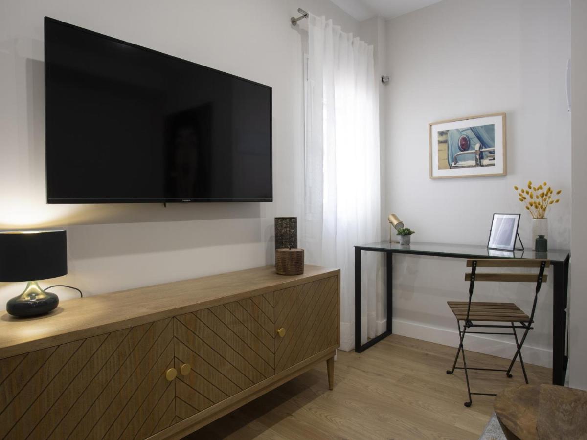 Beautiful Blue Triana Apartment Севілья Екстер'єр фото