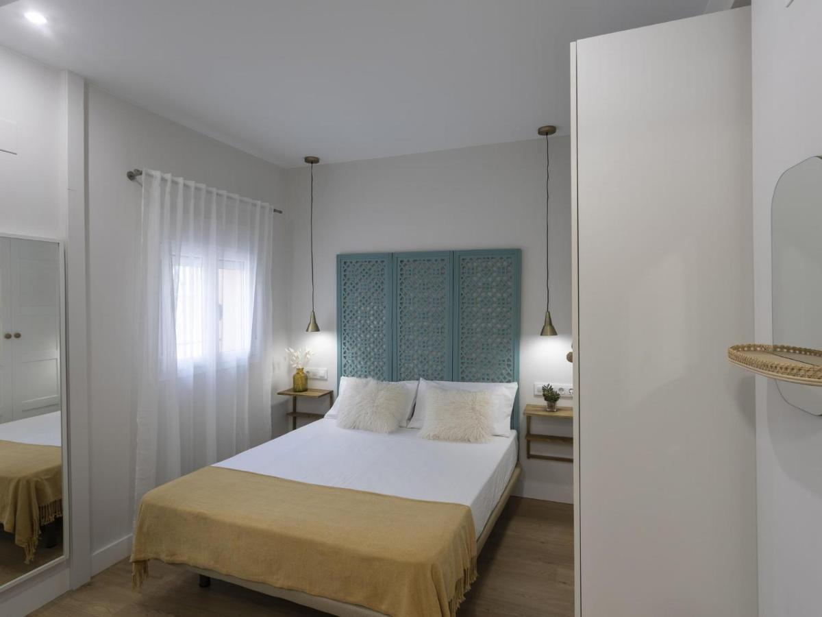 Beautiful Blue Triana Apartment Севілья Екстер'єр фото